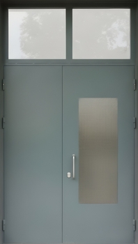 Двустворчатая подъездная дверь с верхней вставкой и армированным стеклом Двустворчатая подъездная дверь с верхней вставкой и армированным стеклом
